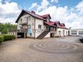Dom z warsztatem - zamieszkaj lub zainwestuj - zdjęcie 2