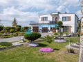 Nowoczesny dom z wyjątkowym ogrodem 3600m2 - zdjęcie 1