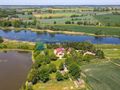 Dom nad rzeką z własną przystanią - zdjęcie 2