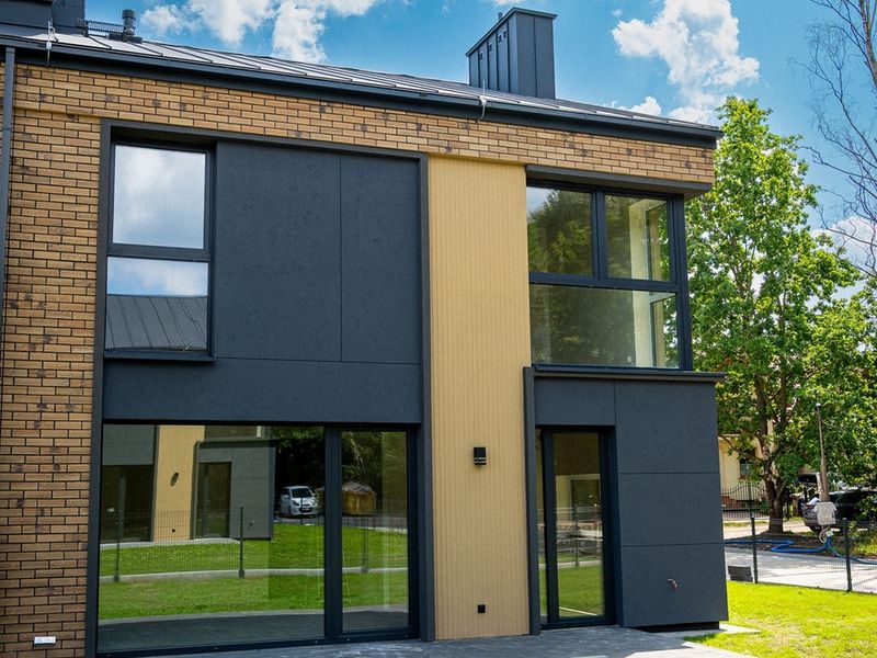- 50 000 zł ***PROMOCJA*** Szeregówka - 127,3 m2, garaż, ogródek. - ID: 15382448