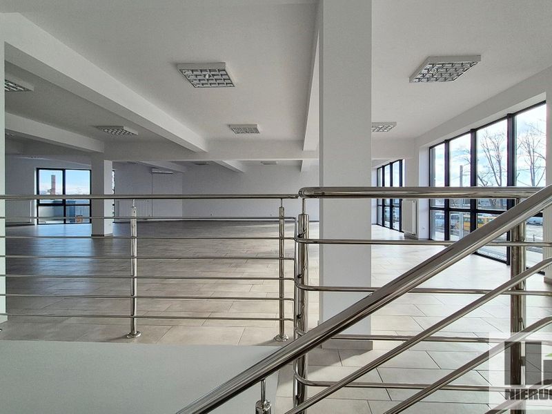 Tarnów, ul. Kochanowskiego, modna, nowoczesna hala - przestrzeń 160 m2