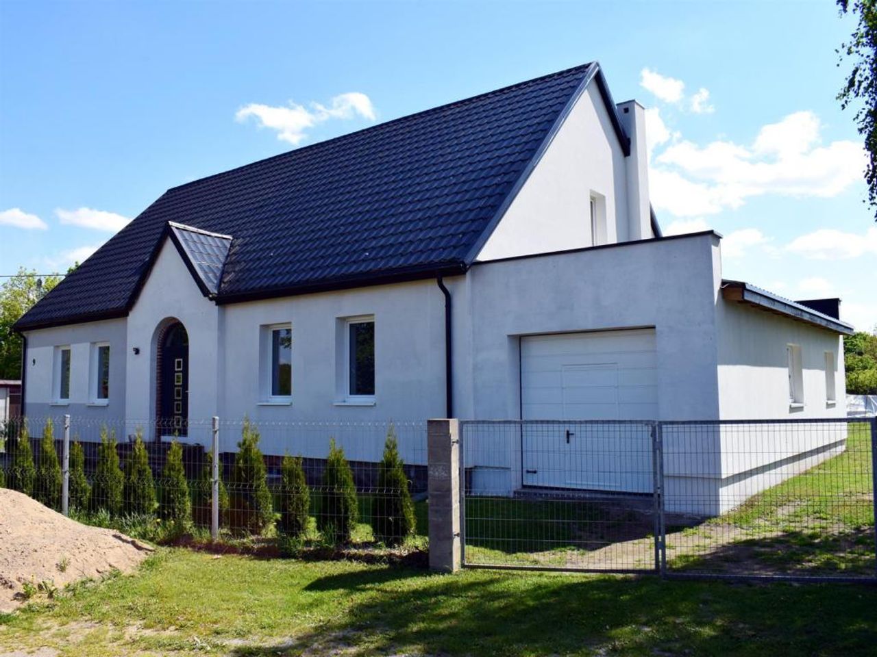 Dom na sprzedaż, Żeńsko