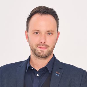 Adrian Ekiert